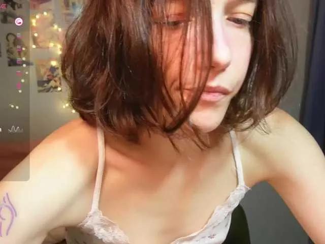 AllyAlice on BongaCams 