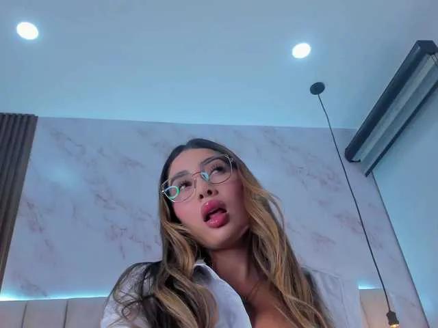 Annyy-Rosse on BongaCams