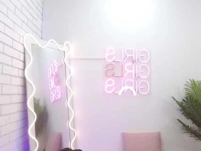 BELLA-TAY on BongaCams 