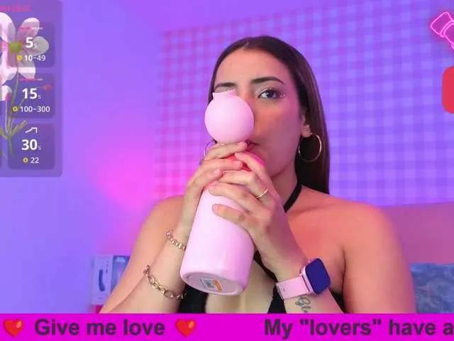 BellaSaint on BongaCams 