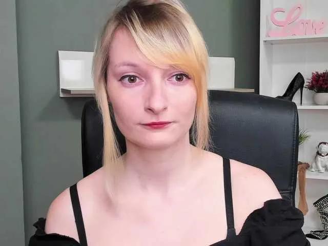 BlairPlay on BongaCams