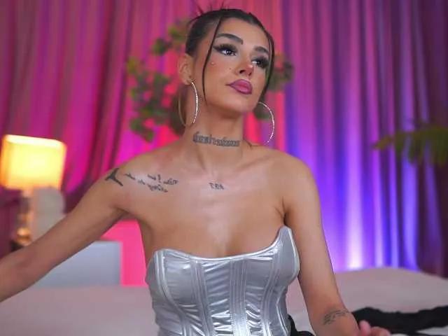 ChicaOra on BongaCams 