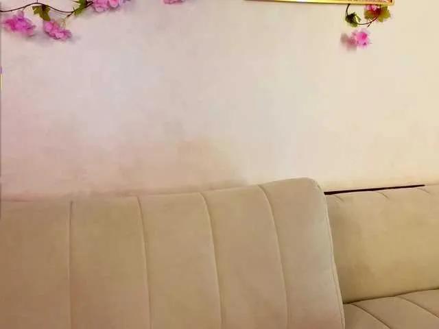 CrimsonAura on BongaCams