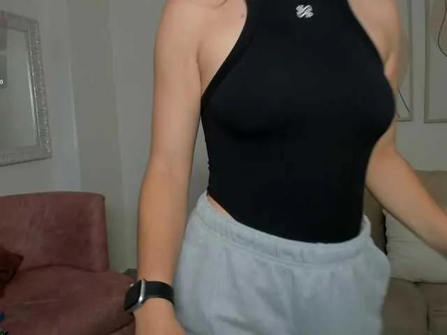 EllaClark on BongaCams 
