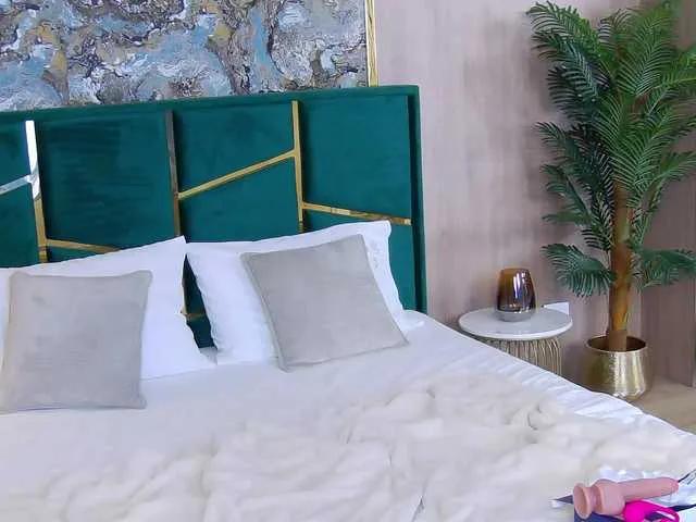 EllyLynn on BongaCams