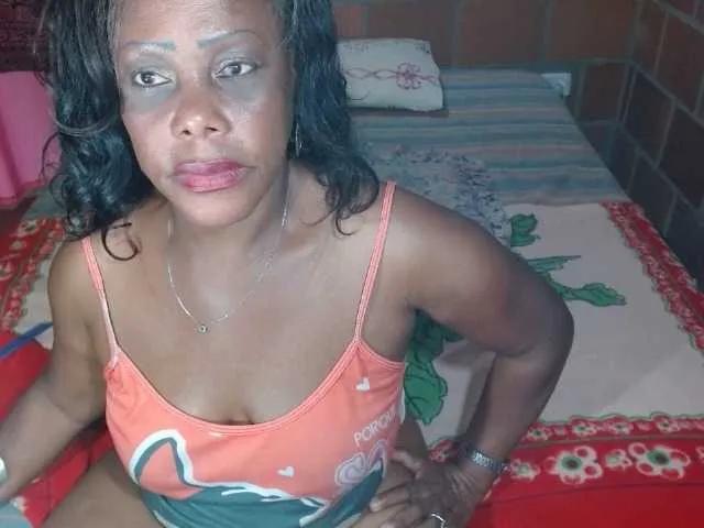 EMYYLI2 on BongaCams 