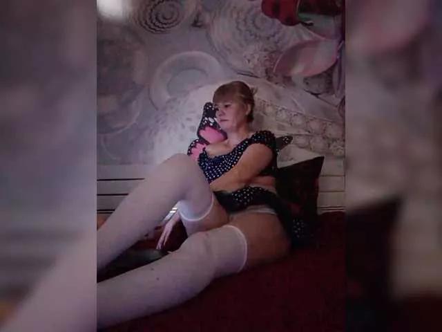 Esenia79 on BongaCams 