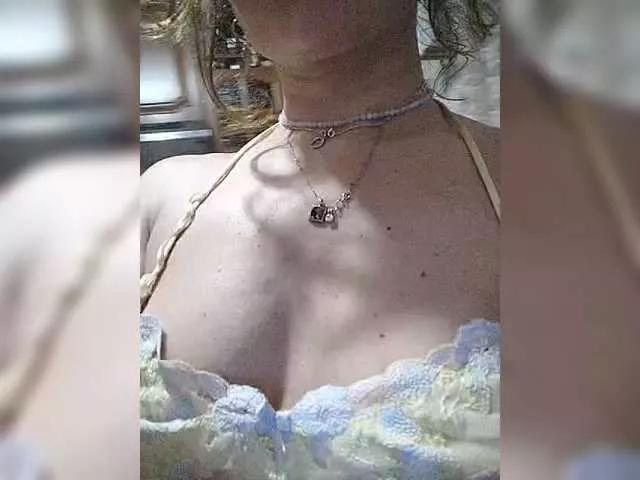 Good-woman on BongaCams 