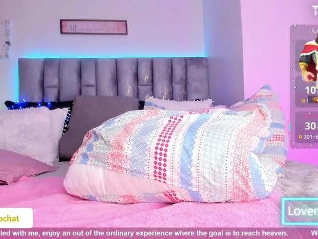 HollyTegan on BongaCams