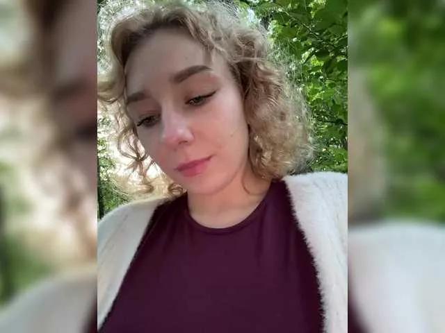 Janchi- on BongaCams