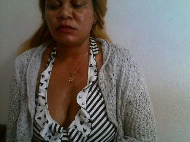 JELLA1 on BongaCams 