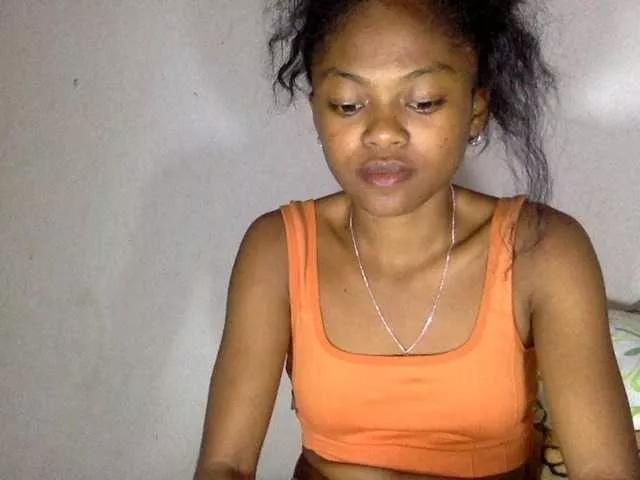 Laluna2 on BongaCams 