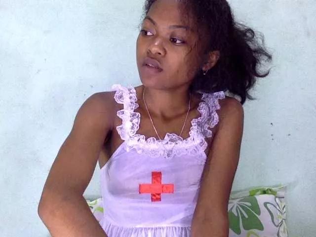 Laluna2 on BongaCams 