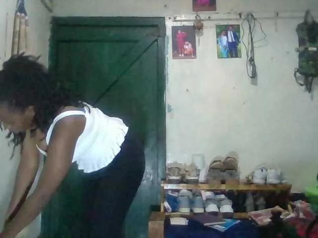 luvlyshee on BongaCams 