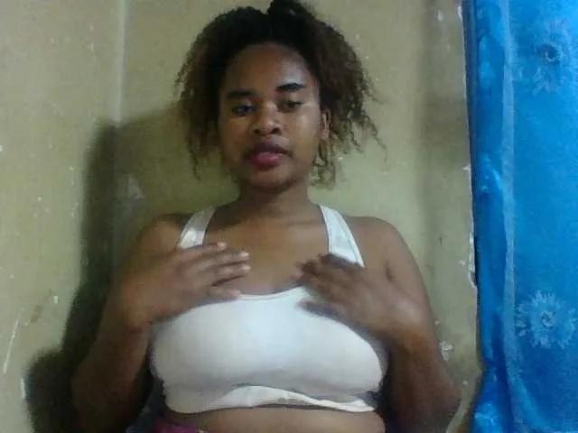 Marie121 on BongaCams