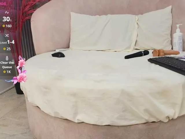 Maya-Baker on BongaCams 