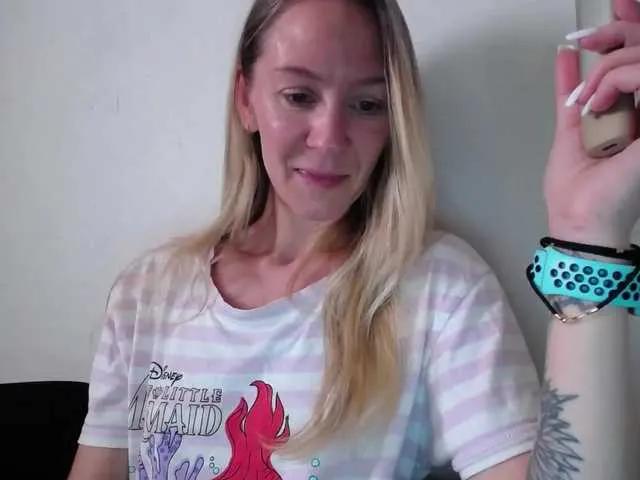 Melody121 on BongaCams