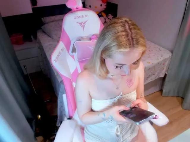 millypopa on BongaCams