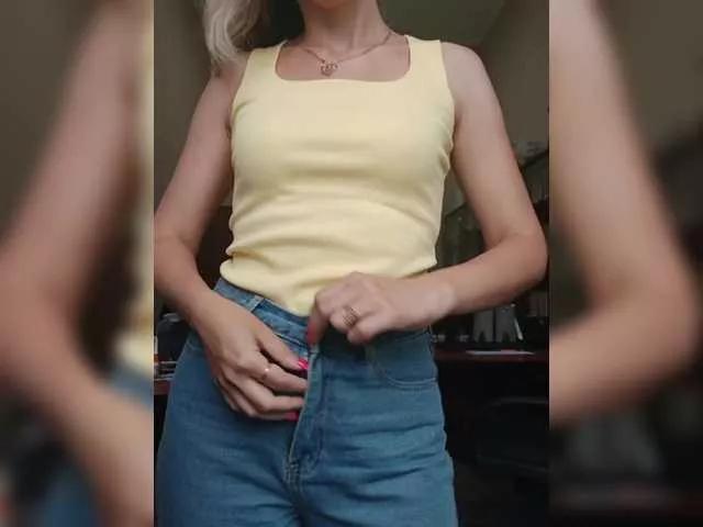 NinonDePeace on BongaCams 
