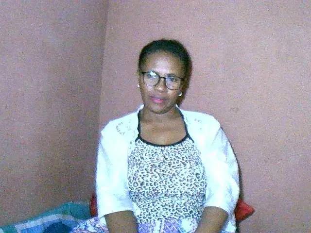 Nirinah2710 on BongaCams