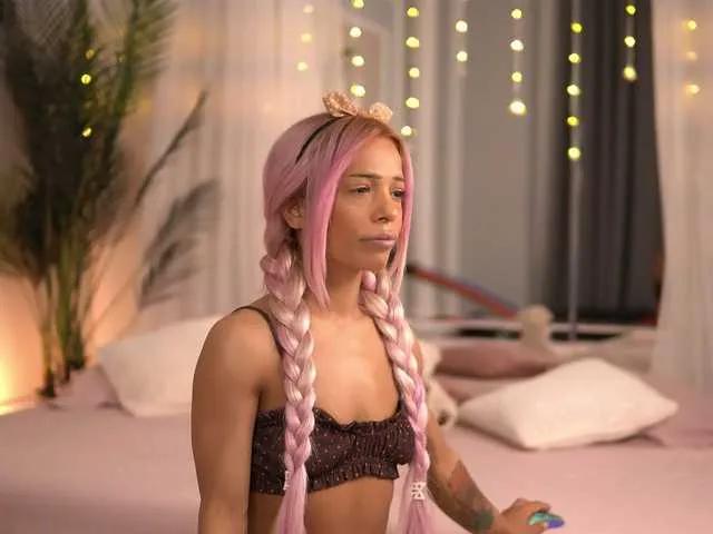 SarahRaynex on BongaCams