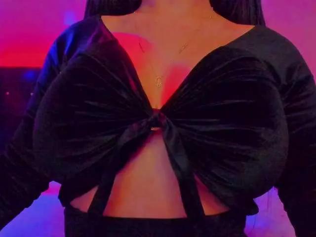 SashaBlue on BongaCams 