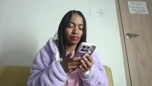 avaleri_cherry on StripChat 