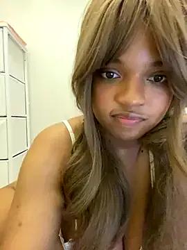 AwkwardJasminee on StripChat 