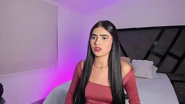 BellaaStorm on StripChat 