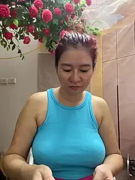 Bollozzy_89 on StripChat