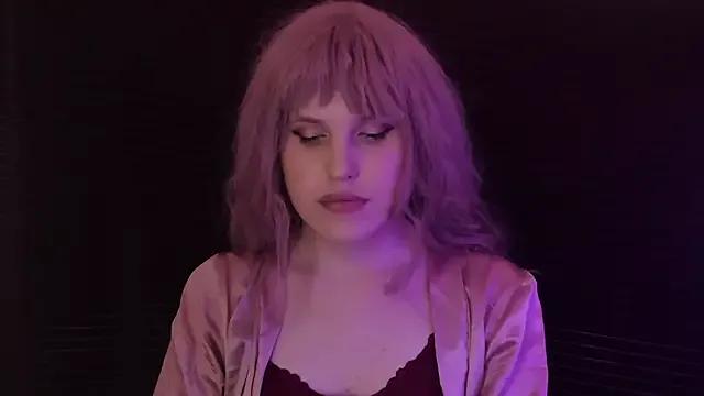 EffieMinki on StripChat 