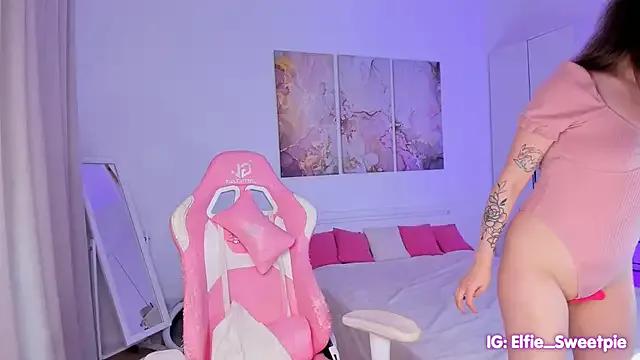Elly_Baker on StripChat 