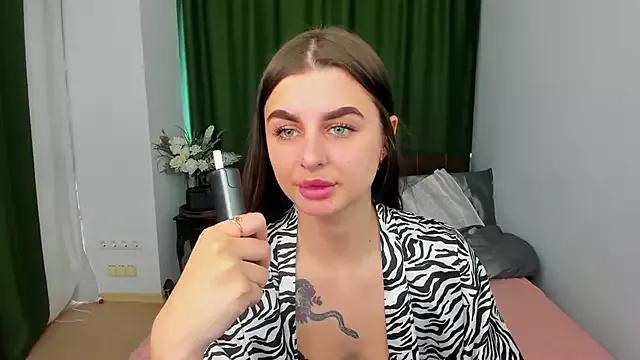 EmmaOlsen4u on StripChat 