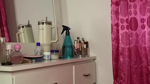 Kitty_Anne on StripChat 