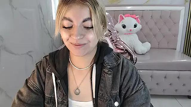 lili_conor_s on StripChat 