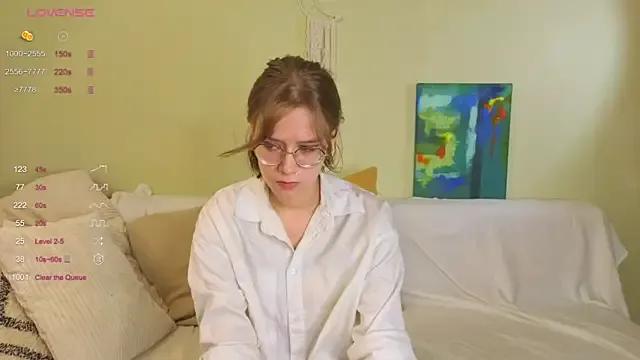 LinnGee on StripChat 