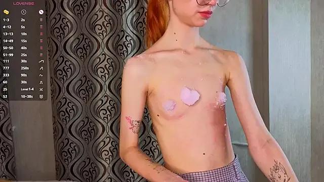 LynneByron on StripChat 