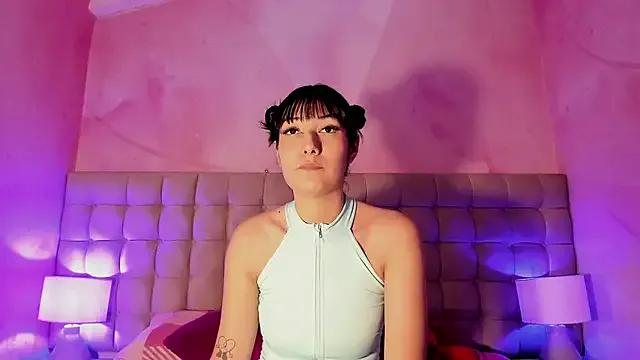 miisaki on StripChat 