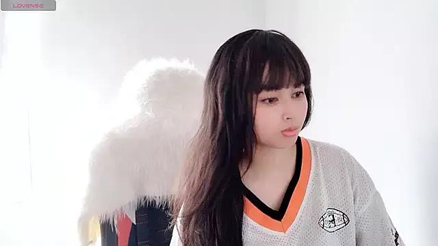 MimiSweetyBae on StripChat 