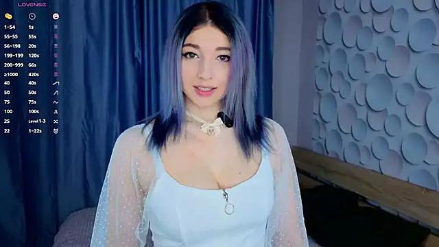 MinnieHiness on StripChat 