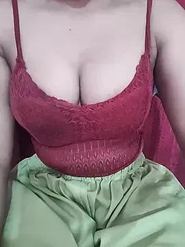 nainacutegic on StripChat 