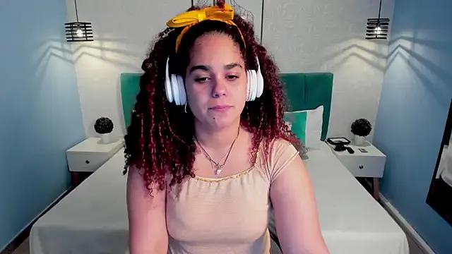 ninna_curly on StripChat