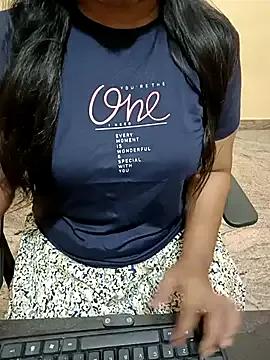 Pooja-05 on StripChat 