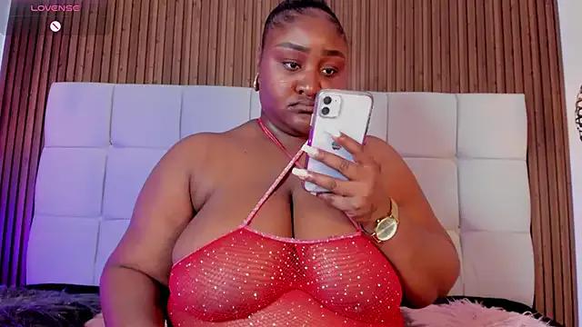 Saravy_Blandon on StripChat 