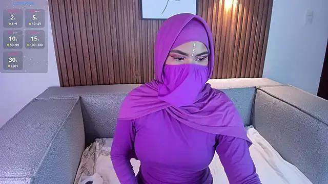 saray_halam on StripChat 