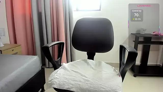 saray_reese on StripChat 