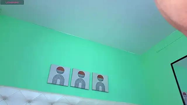 selena_castillo on StripChat 