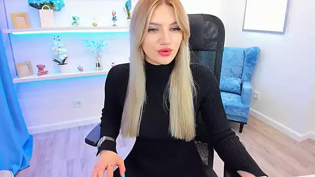 SelenaeMoore on StripChat 