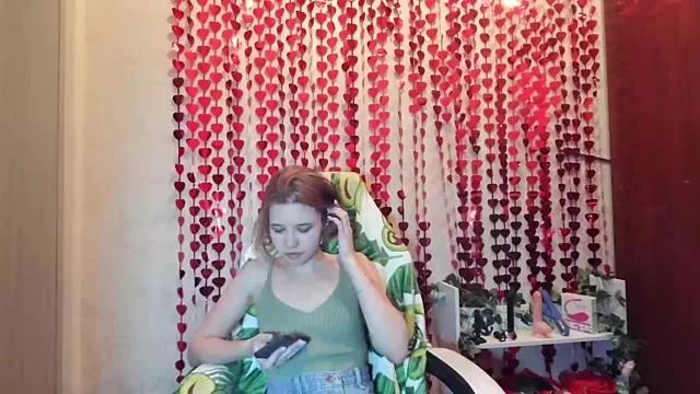 Sweet_Beee on StripChat 