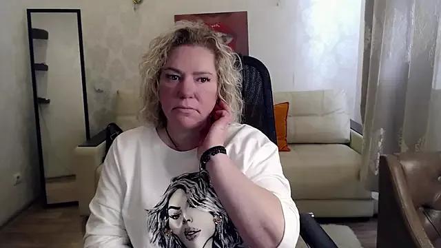 unsual_milf on StripChat 